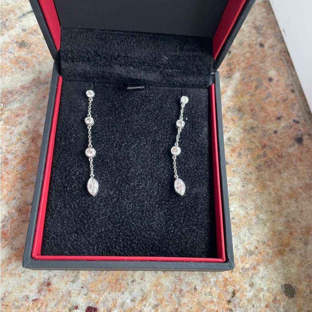 Tiffany platinum diamond 0.56 carat drop stud type earrings